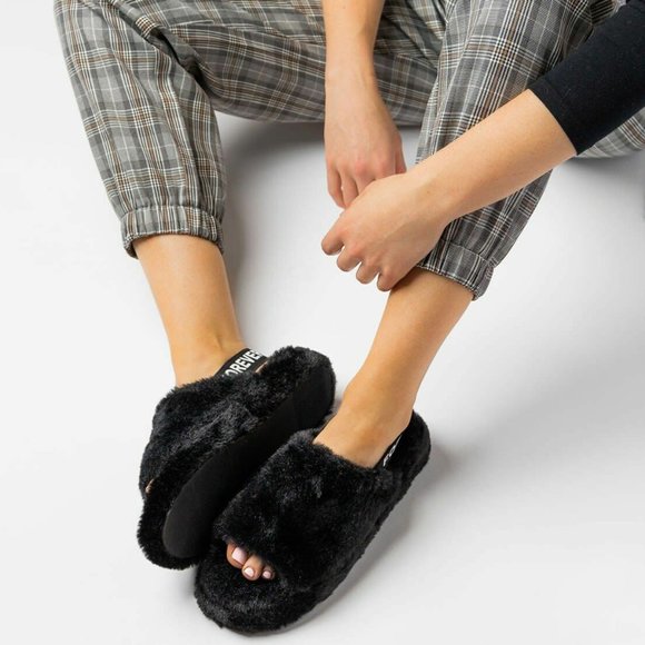NEW๐ฅ Fluff Faux Fur Open Toe Slipper Slide Sandal - Picture 2 of 7
